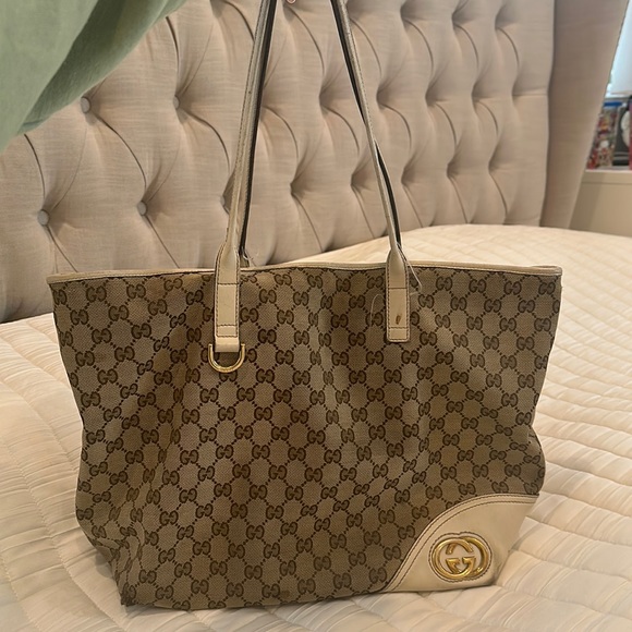 Gucci Handbags - Authentic Gucci tote.